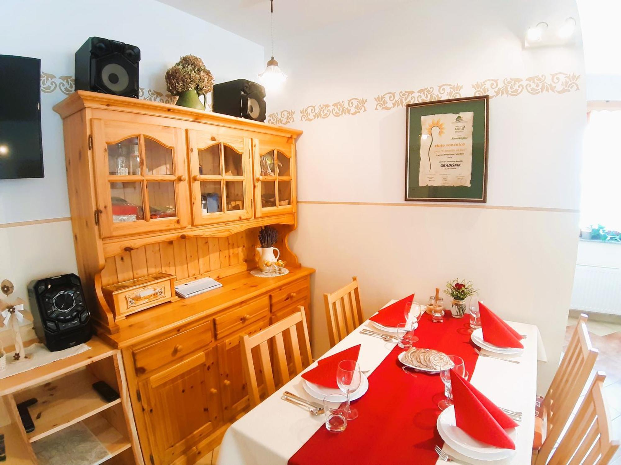 Organic Tourist Farm Gradisnik